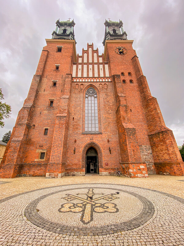 poznan-cathedral.JPG